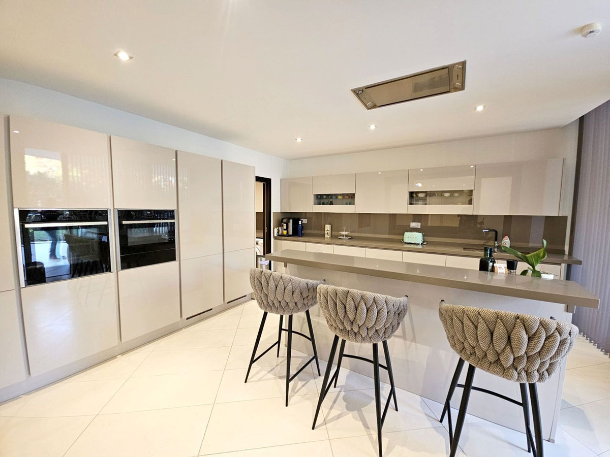 Huis te koop in Sierra Blanca | 4 slaapkamers H5147527