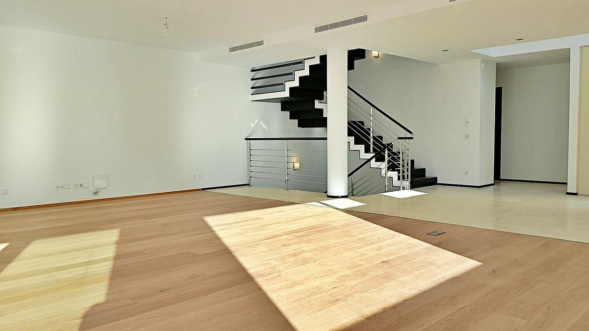 Huis te koop in Sierra Blanca | 5 slaapkamers H5235598