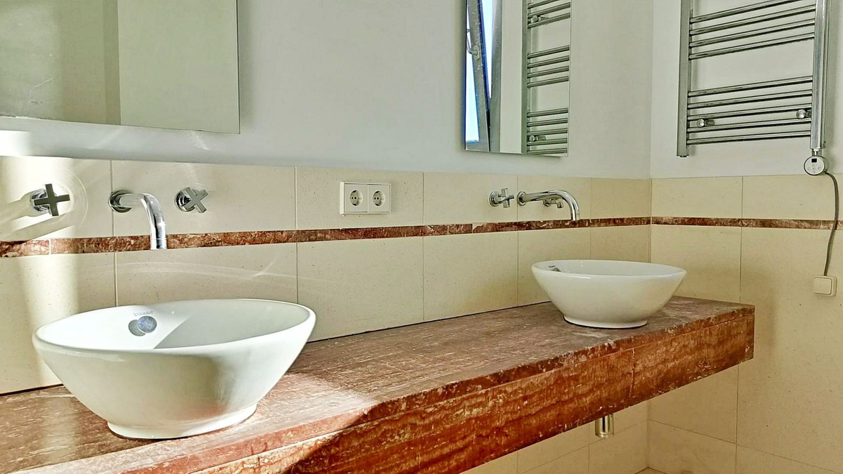 Huis te koop in Sierra Blanca | 5 slaapkamers H5235598