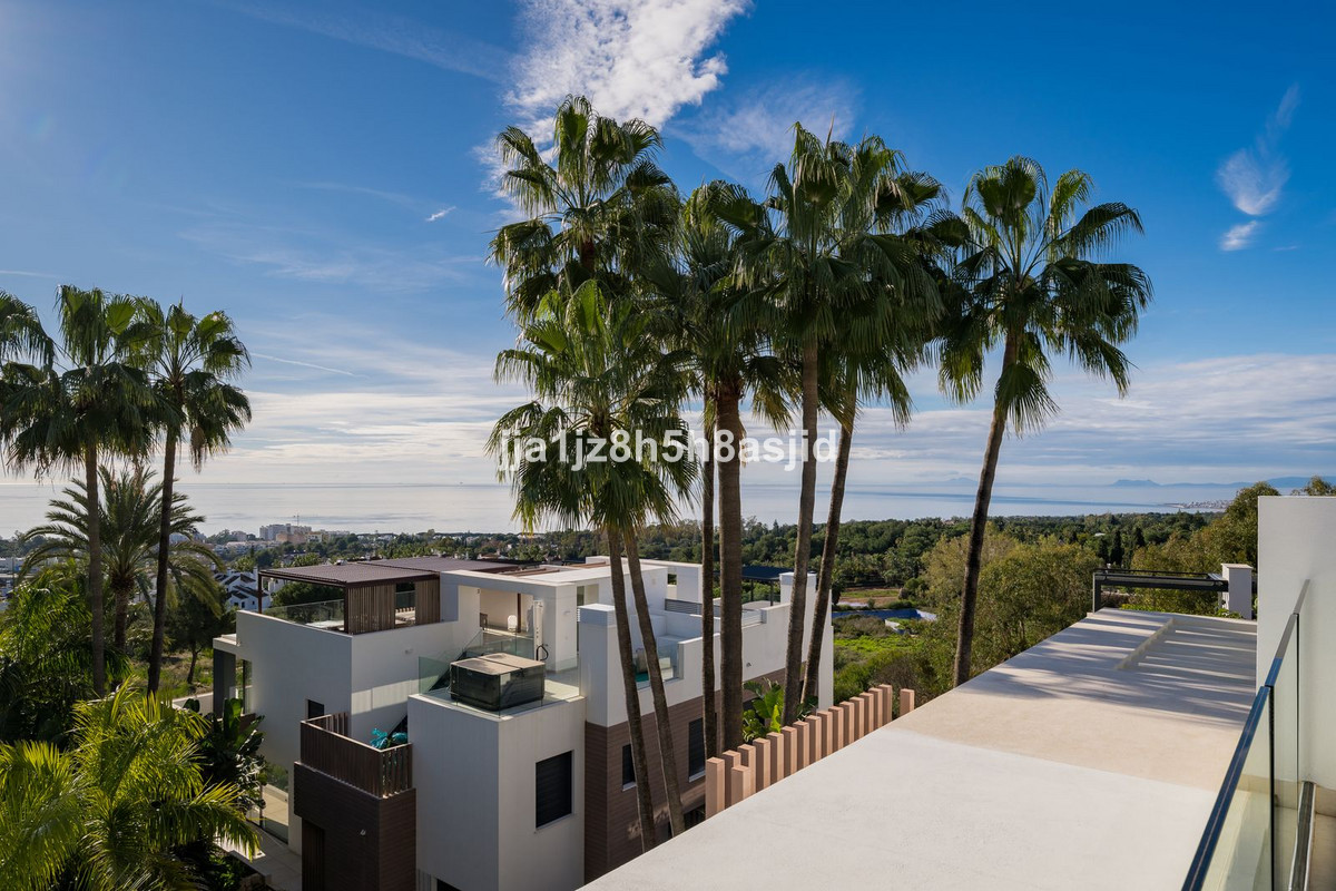 Duplex te koop in Sierra Blanca | 4 slaapkamers H5264362