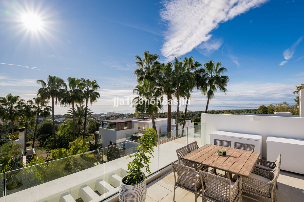 Duplex te koop in Sierra Blanca | 4 slaapkamers H5264362