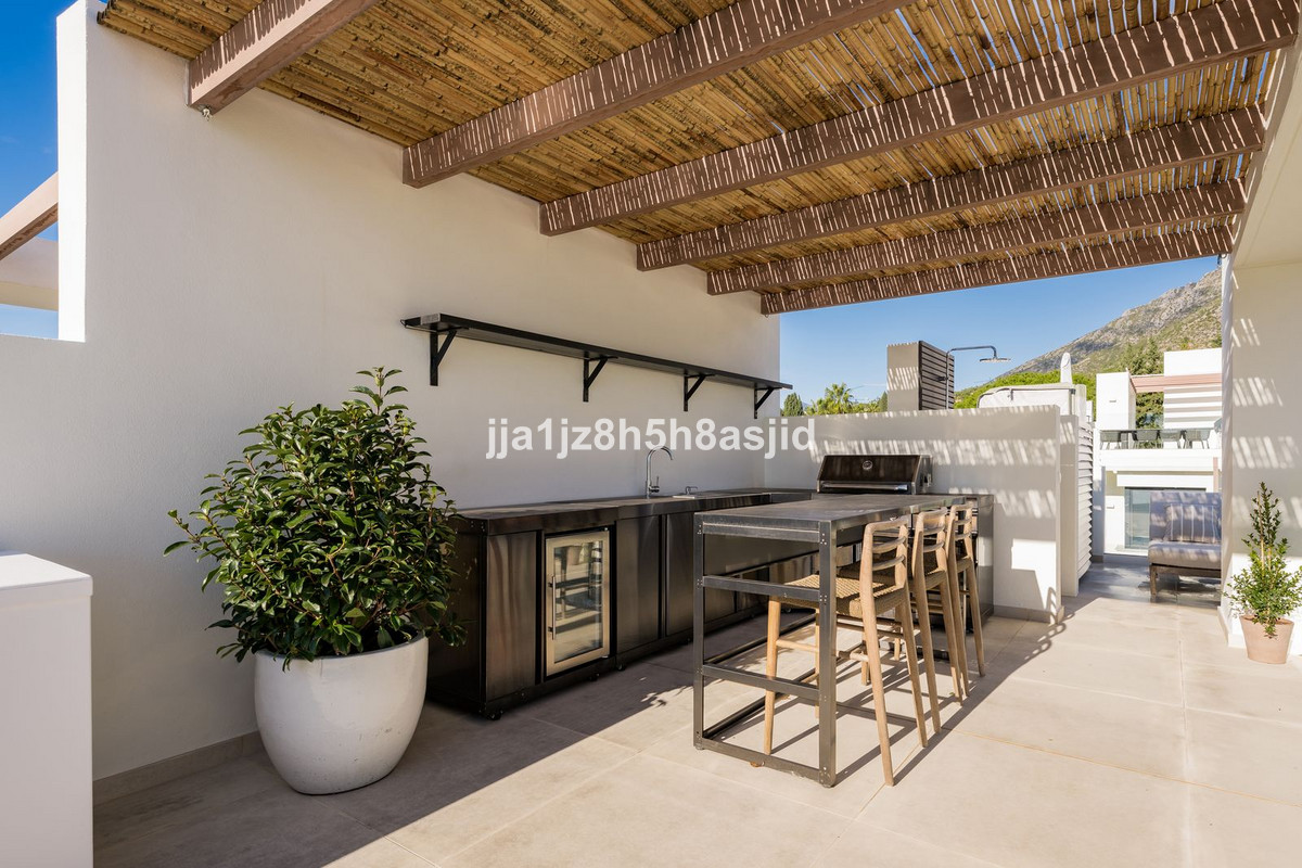 Duplex te koop in Sierra Blanca | 4 slaapkamers H5264362