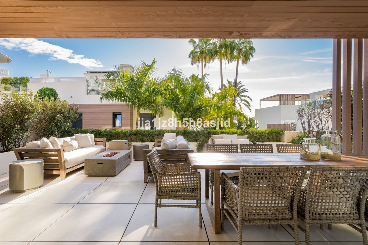 Duplex te koop in Sierra Blanca | 4 slaapkamers H5264362