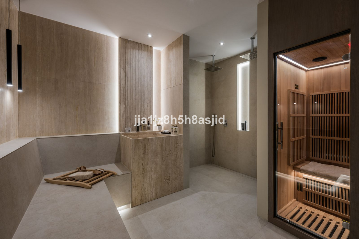 Duplex te koop in Sierra Blanca | 4 slaapkamers H5264362