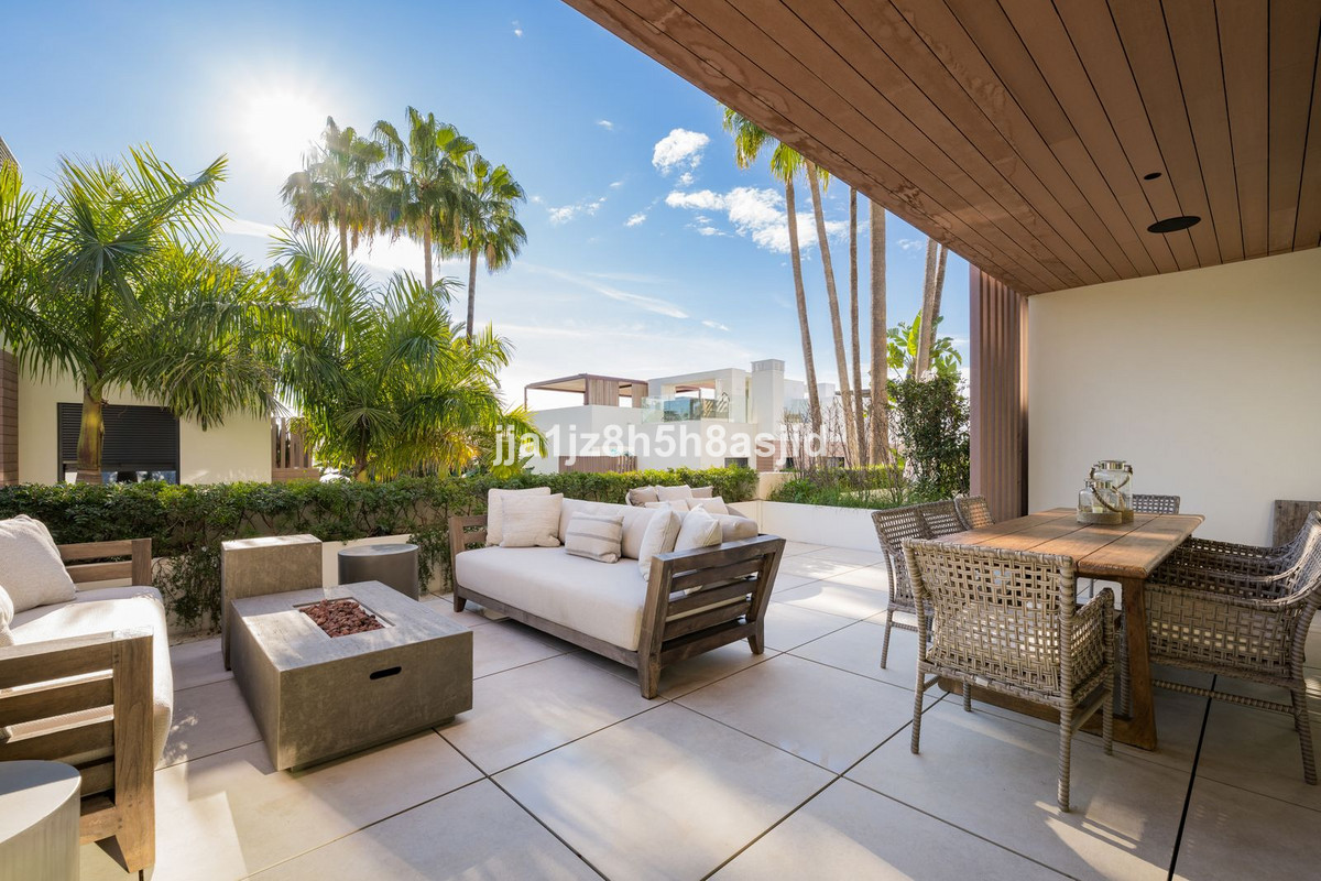 Duplex te koop in Sierra Blanca | 4 slaapkamers H5264362