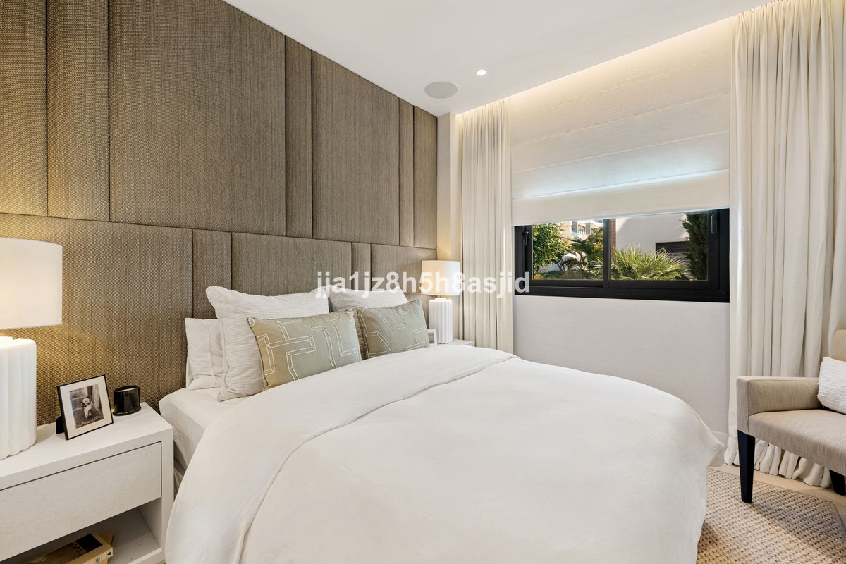 Duplex te koop in Sierra Blanca | 4 slaapkamers H5264362