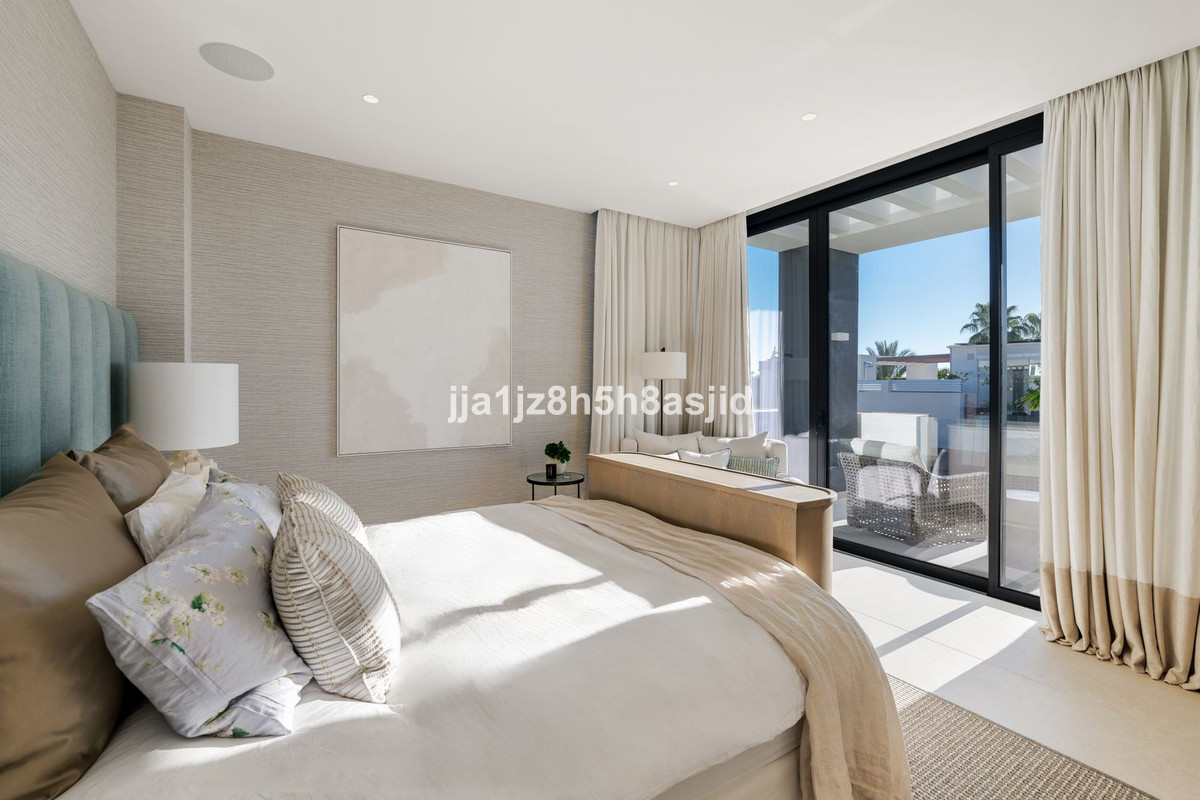 Duplex te koop in Sierra Blanca | 4 slaapkamers H5264362