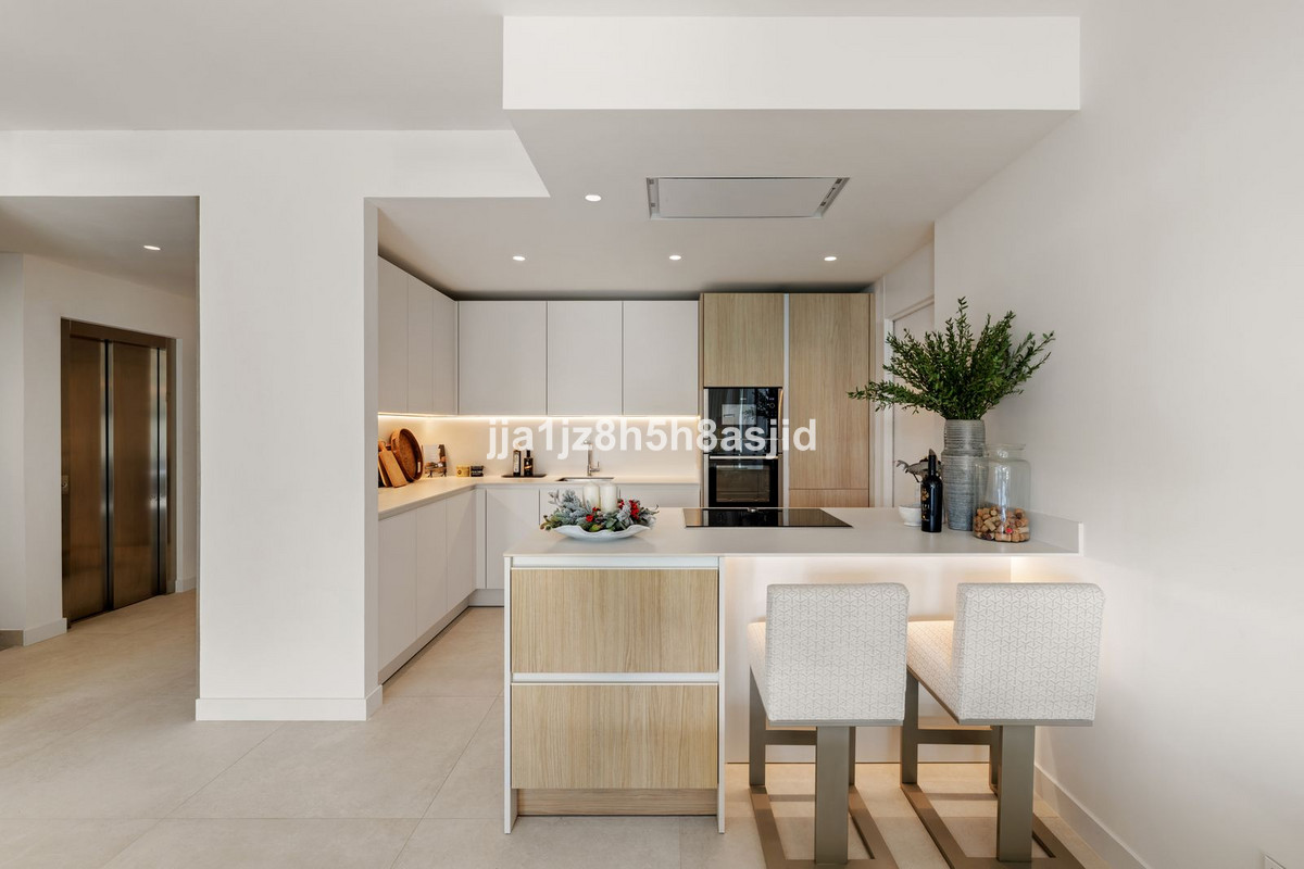 Duplex te koop in Sierra Blanca | 4 slaapkamers H5264362