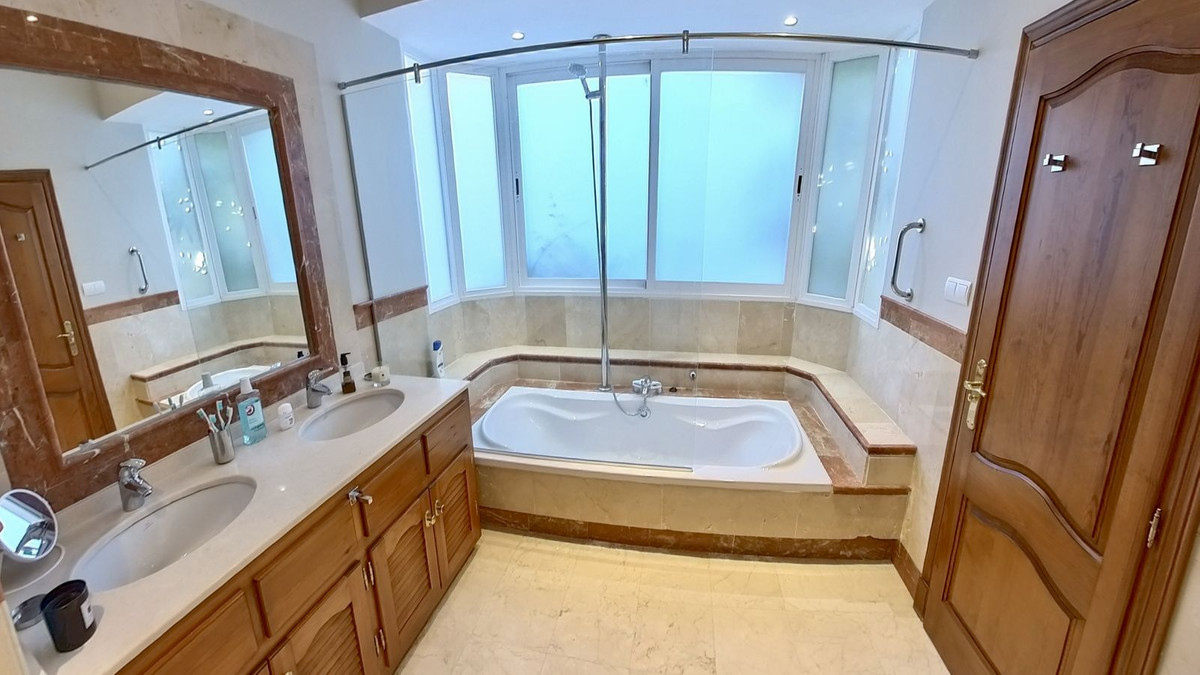 Huis te koop in Sierra Blanca | 4 slaapkamers H5300461