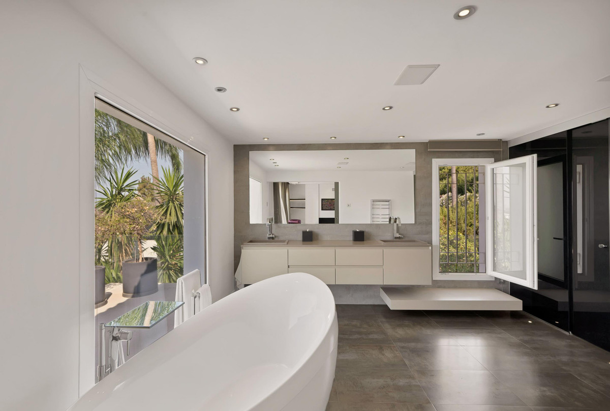Property main view 40
