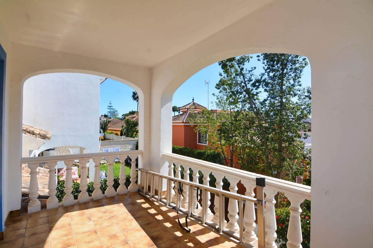 Semi-Vrijstaande Villa in Sierrezuela-33