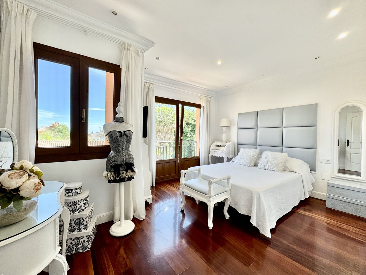 Huis te koop in Sierrezuela | 5 slaapkamers H5041201