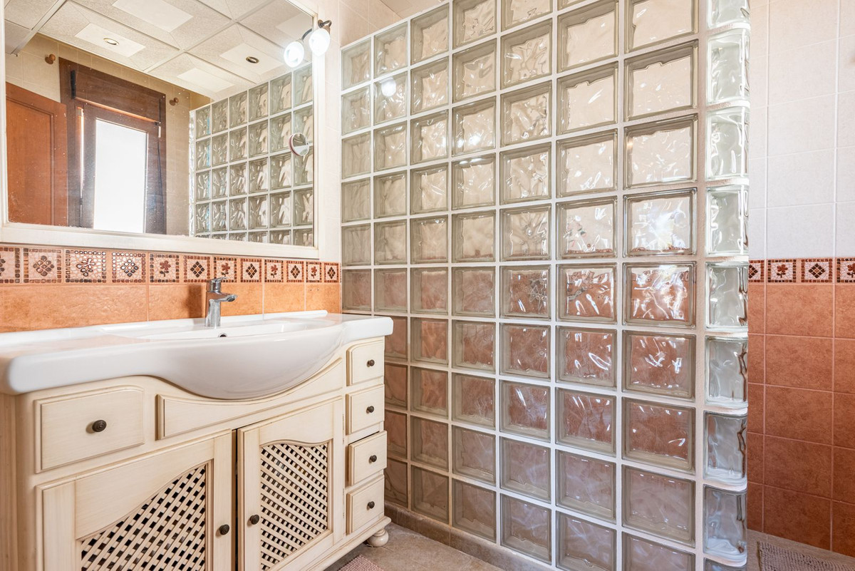 Huis te koop in Sierrezuela | 4 slaapkamers H5384209