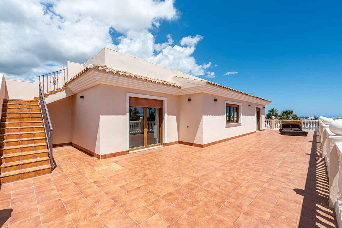 Huis te koop in Sierrezuela | 4 slaapkamers H5384209