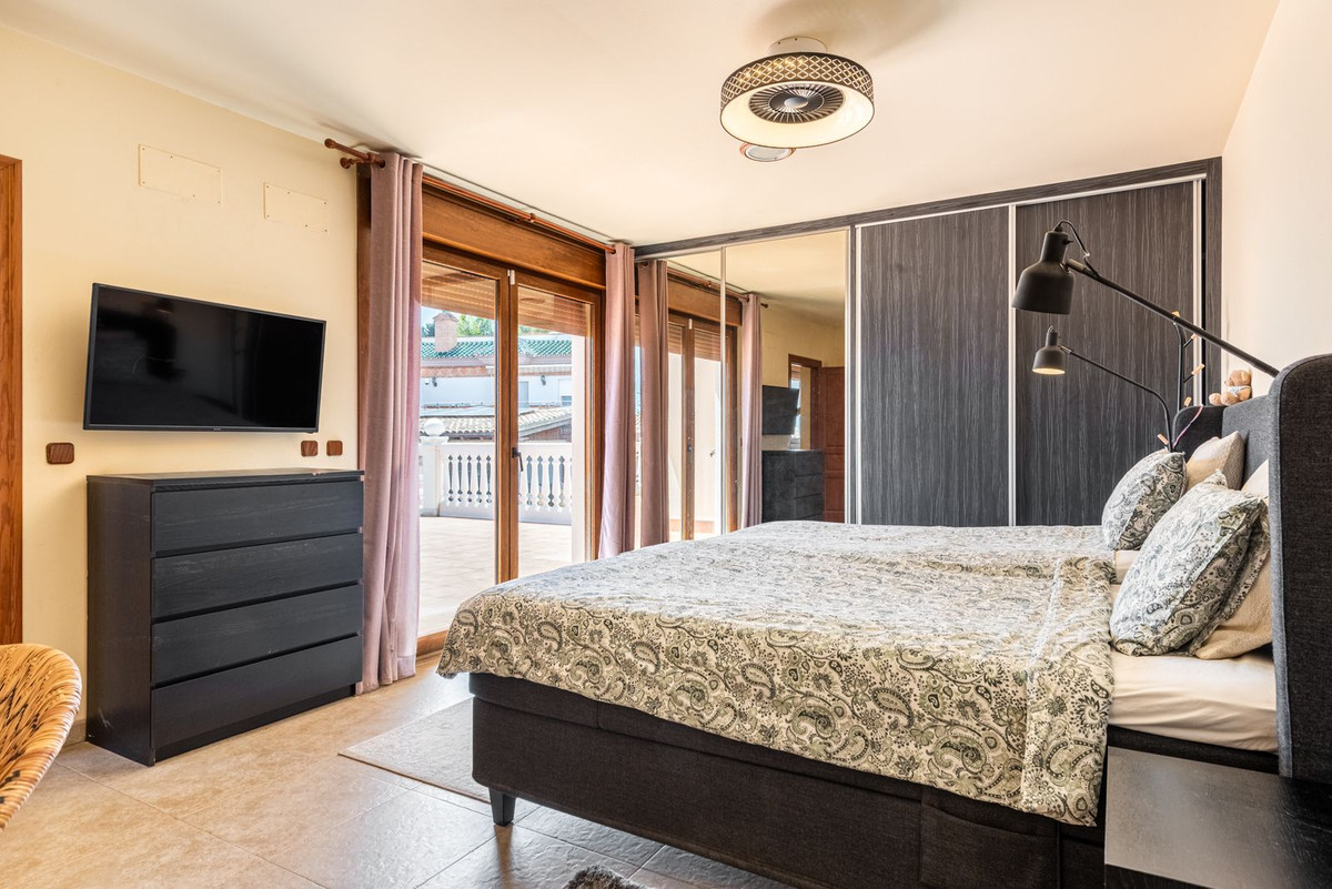 Huis te koop in Sierrezuela | 4 slaapkamers H5384209