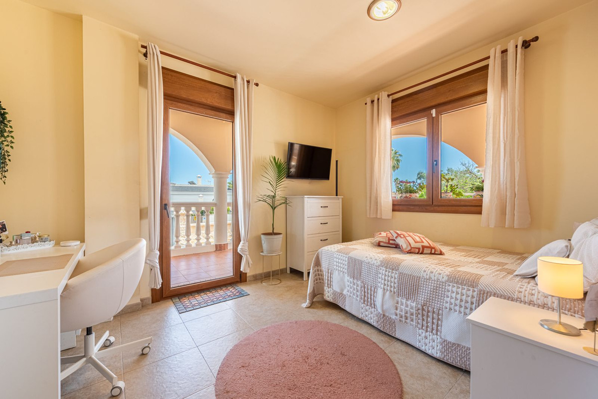 Huis te koop in Sierrezuela | 4 slaapkamers H5384209