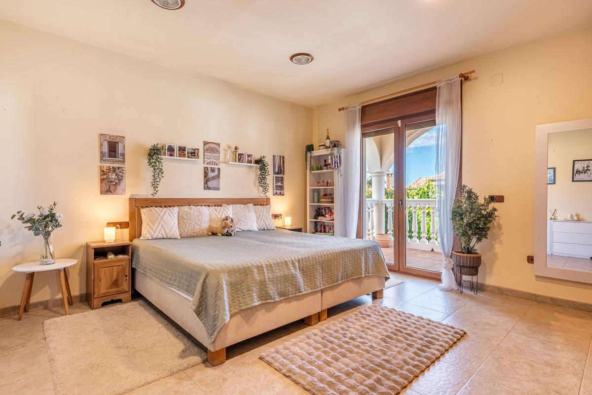 Huis te koop in Sierrezuela | 4 slaapkamers H5384209