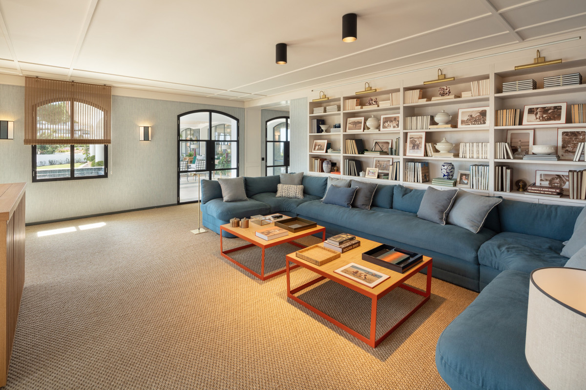 Huis te koop in The Golden Mile | 16 slaapkamers H4059976