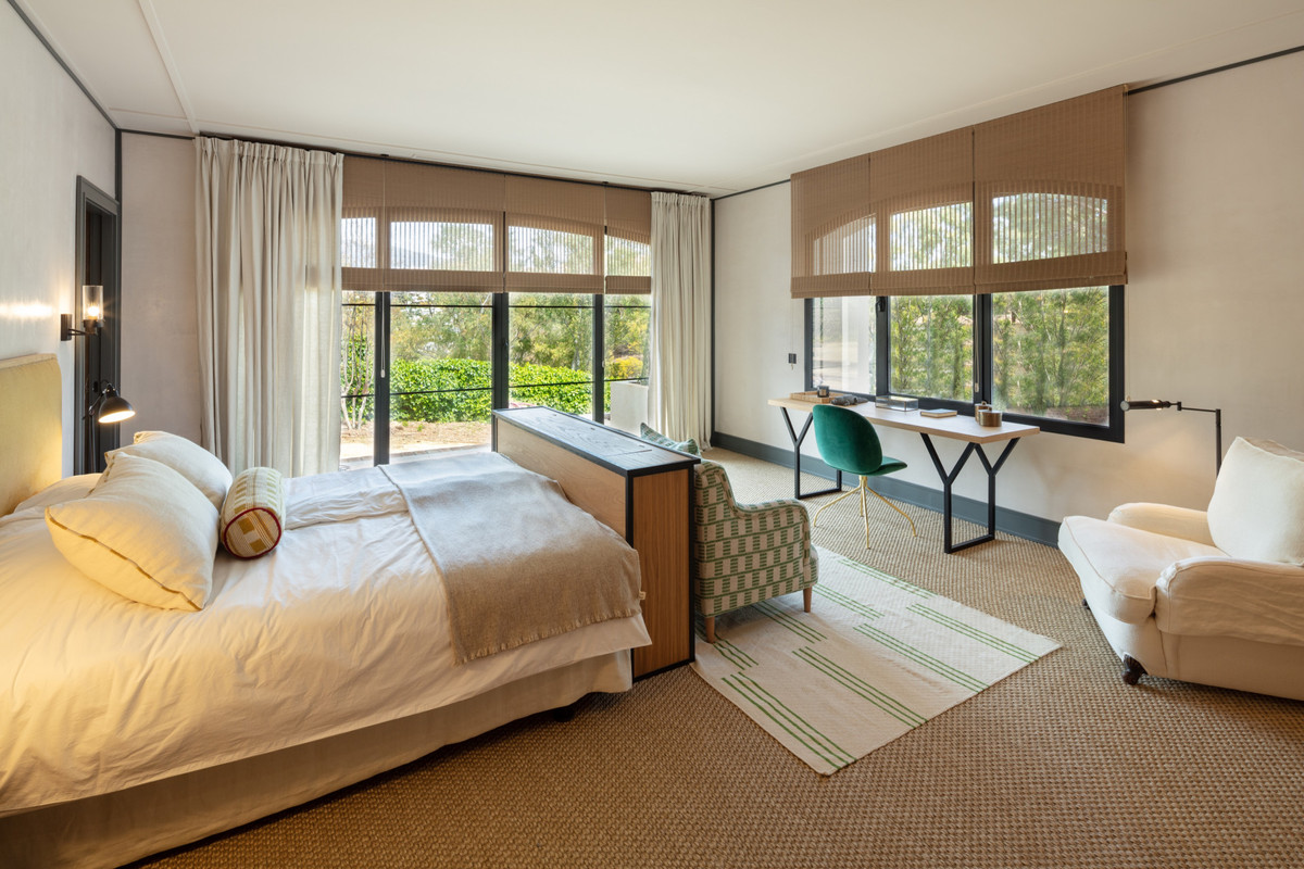 Huis te koop in The Golden Mile | 16 slaapkamers H4059976