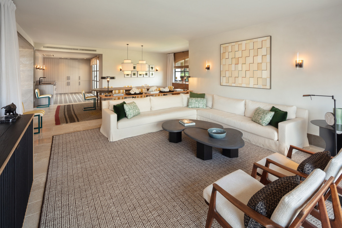 Huis te koop in The Golden Mile | 16 slaapkamers H4059976