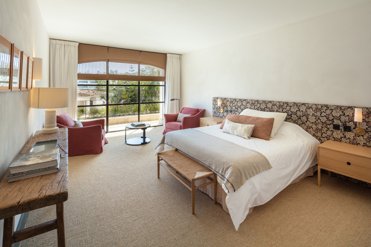 Huis te koop in The Golden Mile | 16 slaapkamers H4059976