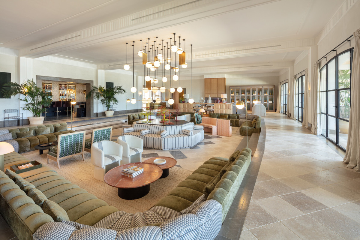 Huis te koop in The Golden Mile | 16 slaapkamers H4059976