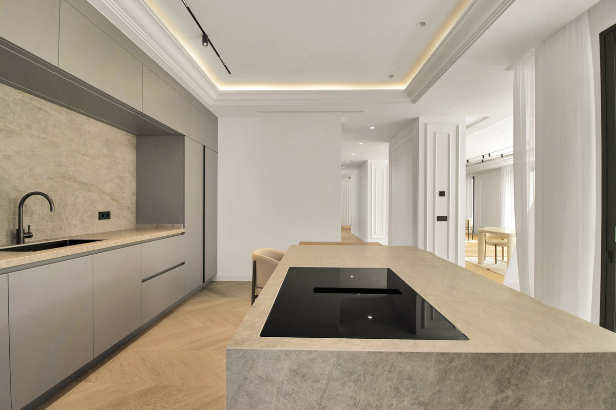 Huis te koop in The Golden Mile | 6 slaapkamers H4300111
