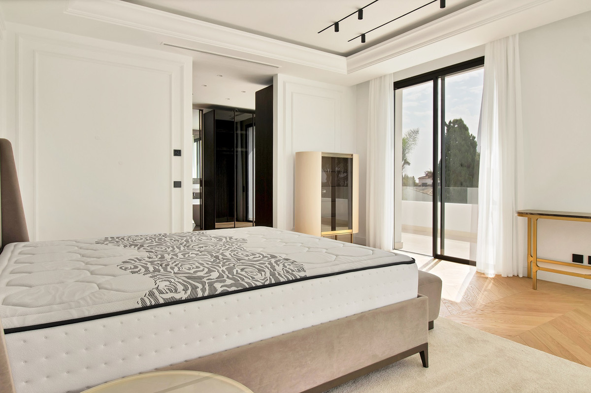 Huis te koop in The Golden Mile | 6 slaapkamers H4300111