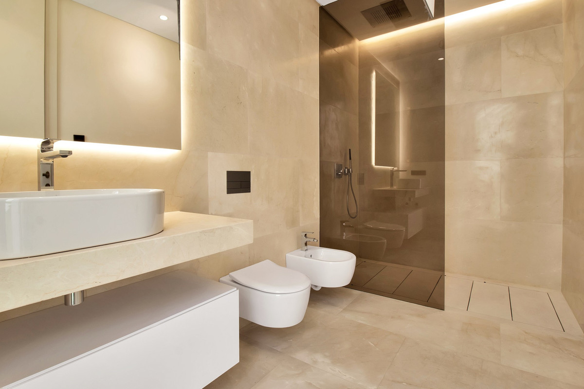 Huis te koop in The Golden Mile | 6 slaapkamers H4300111