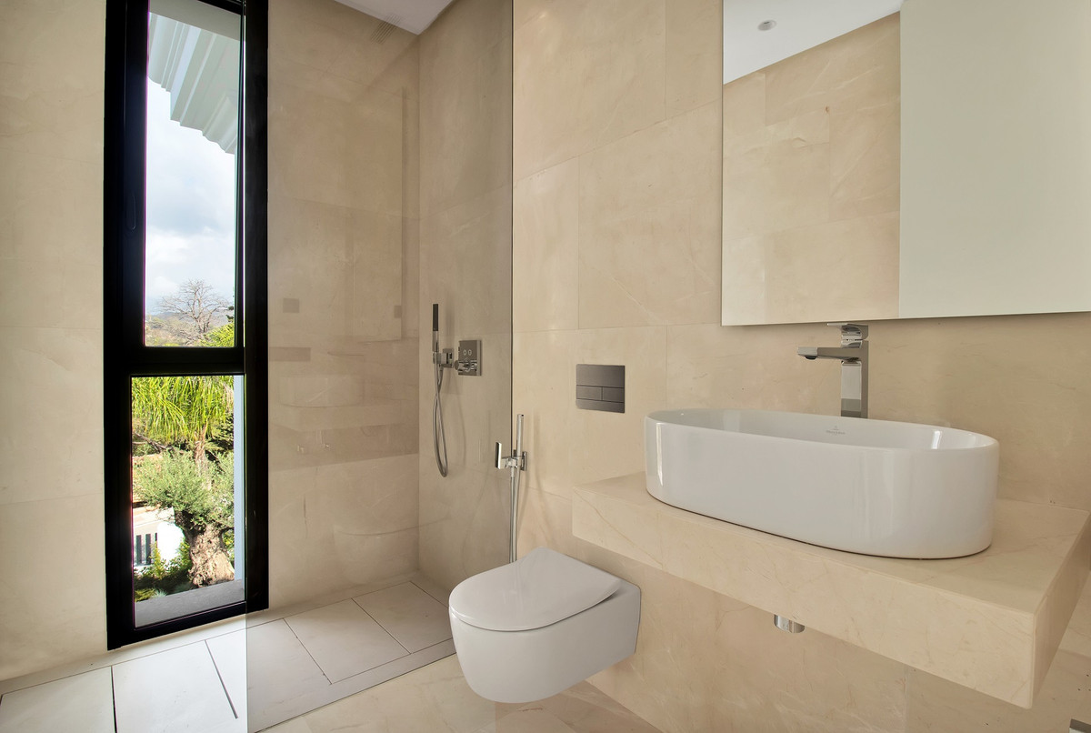 Huis te koop in The Golden Mile | 6 slaapkamers H4300111