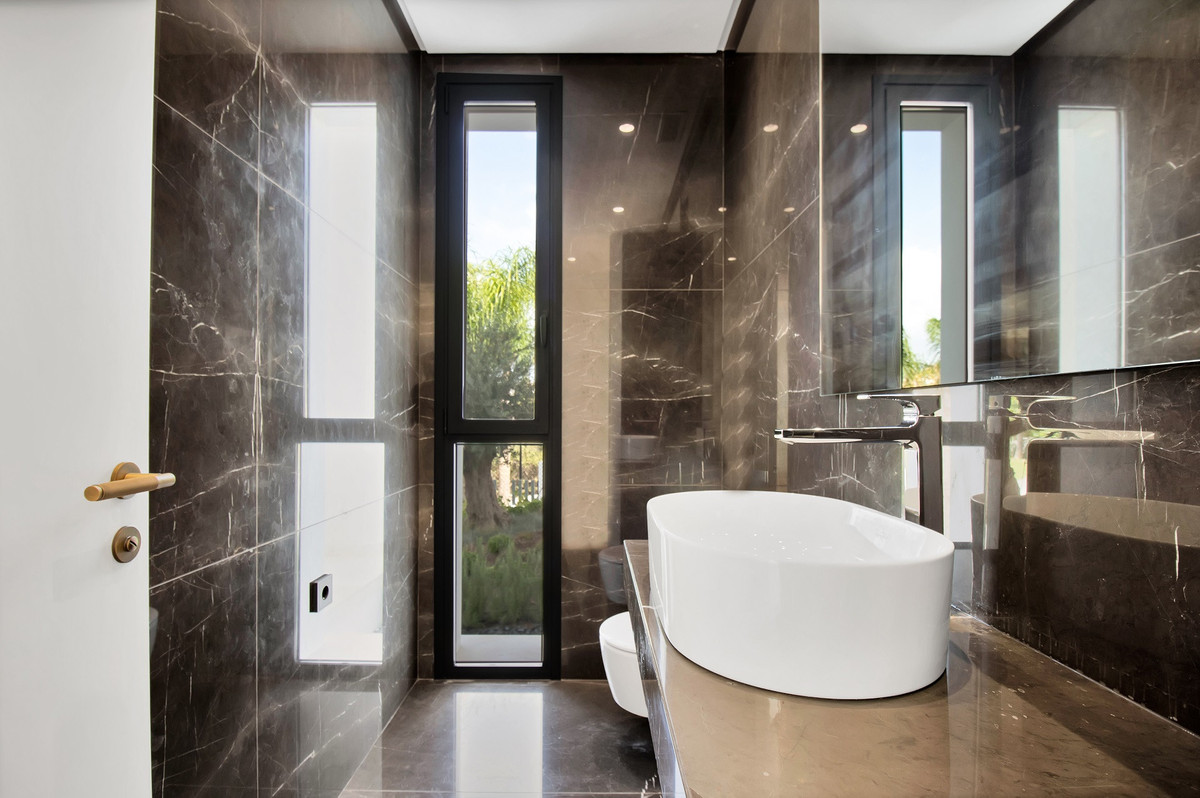 Huis te koop in The Golden Mile | 6 slaapkamers H4300111