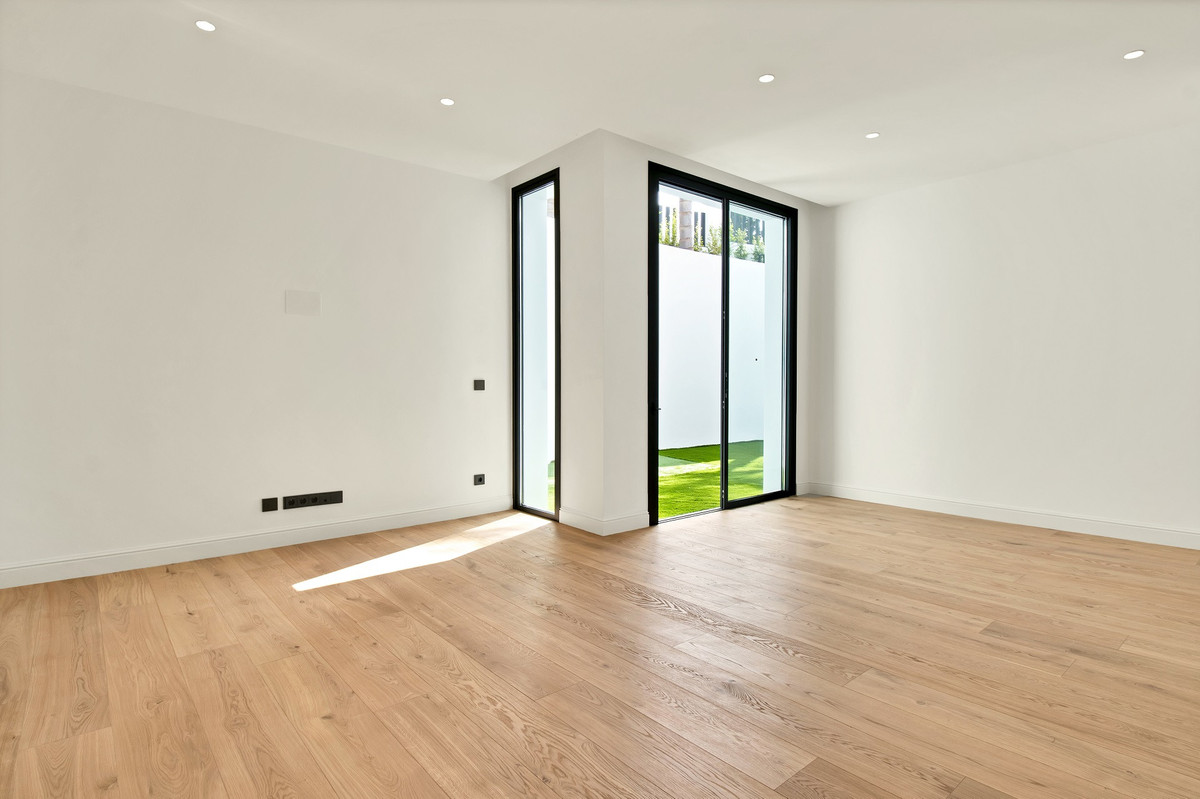 Huis te koop in The Golden Mile | 6 slaapkamers H4300111