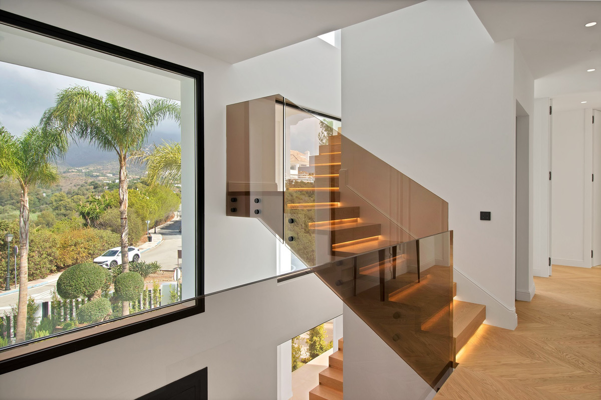 Huis te koop in The Golden Mile | 6 slaapkamers H4300111