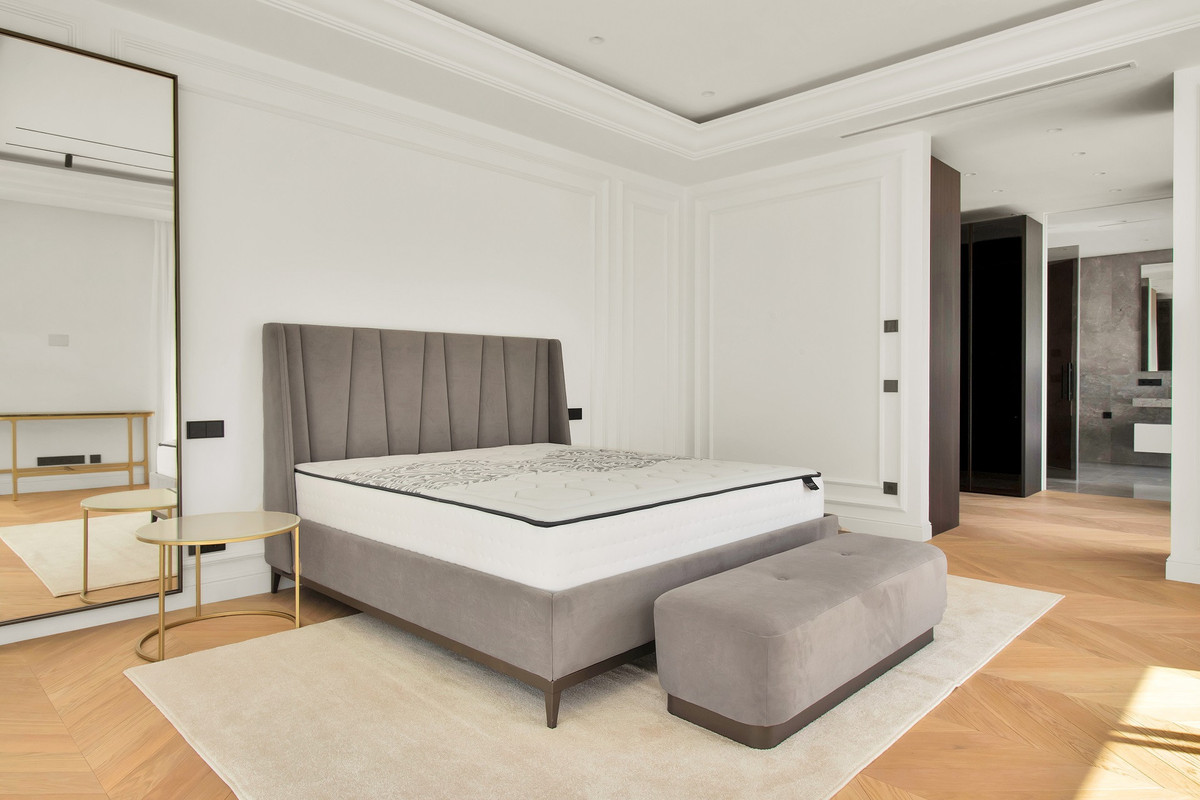 Huis te koop in The Golden Mile | 6 slaapkamers H4300111