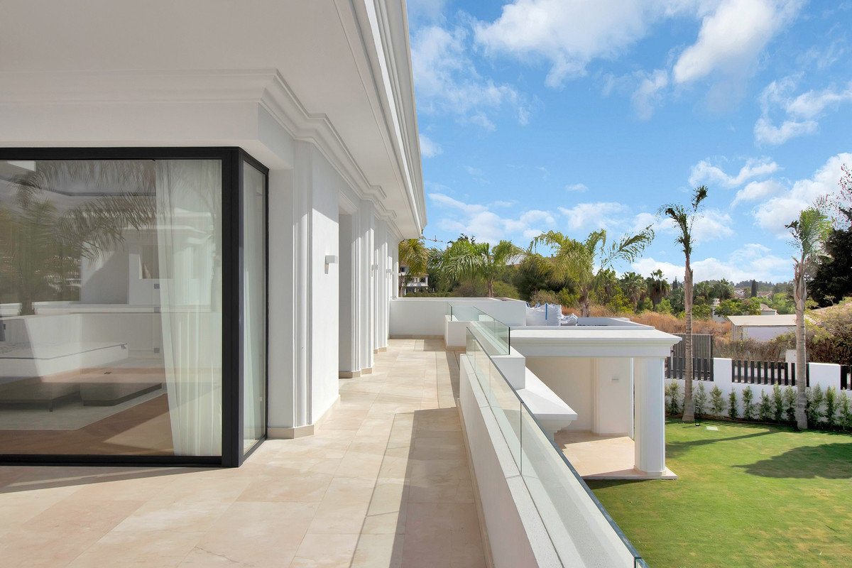 Huis te koop in The Golden Mile | 6 slaapkamers H4300111