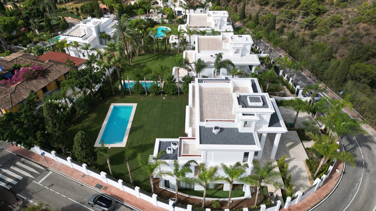 Huis te koop in The Golden Mile | 6 slaapkamers H4300111