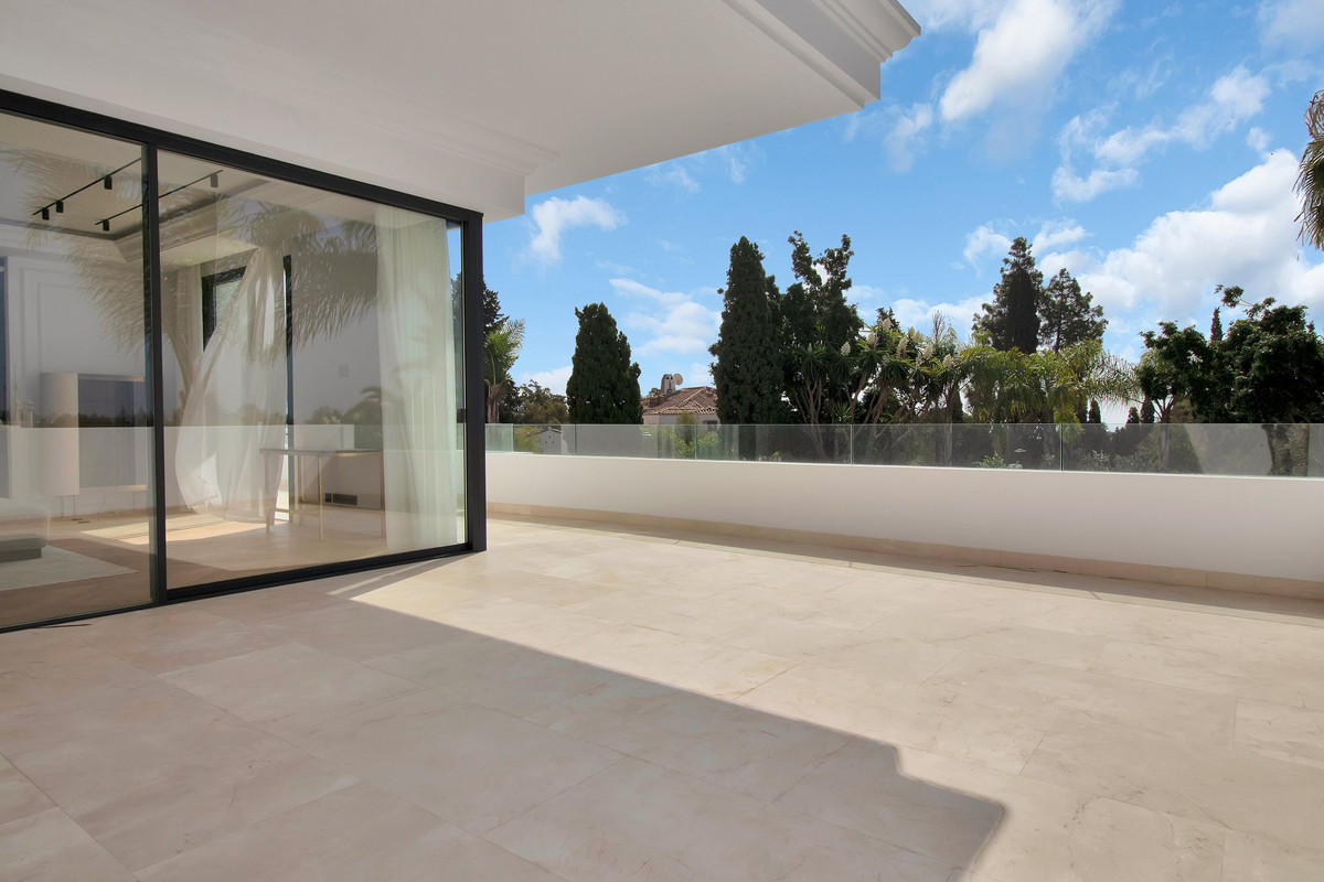 Huis te koop in The Golden Mile | 6 slaapkamers H4300111
