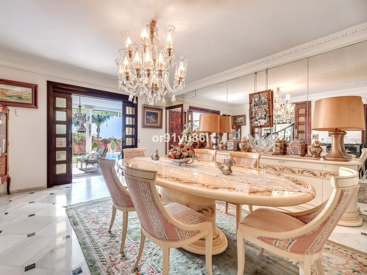 Huis te koop in The Golden Mile | 5 slaapkamers H4661893