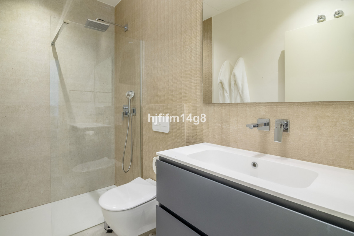 Huis te koop in The Golden Mile | 5 slaapkamers H4681408