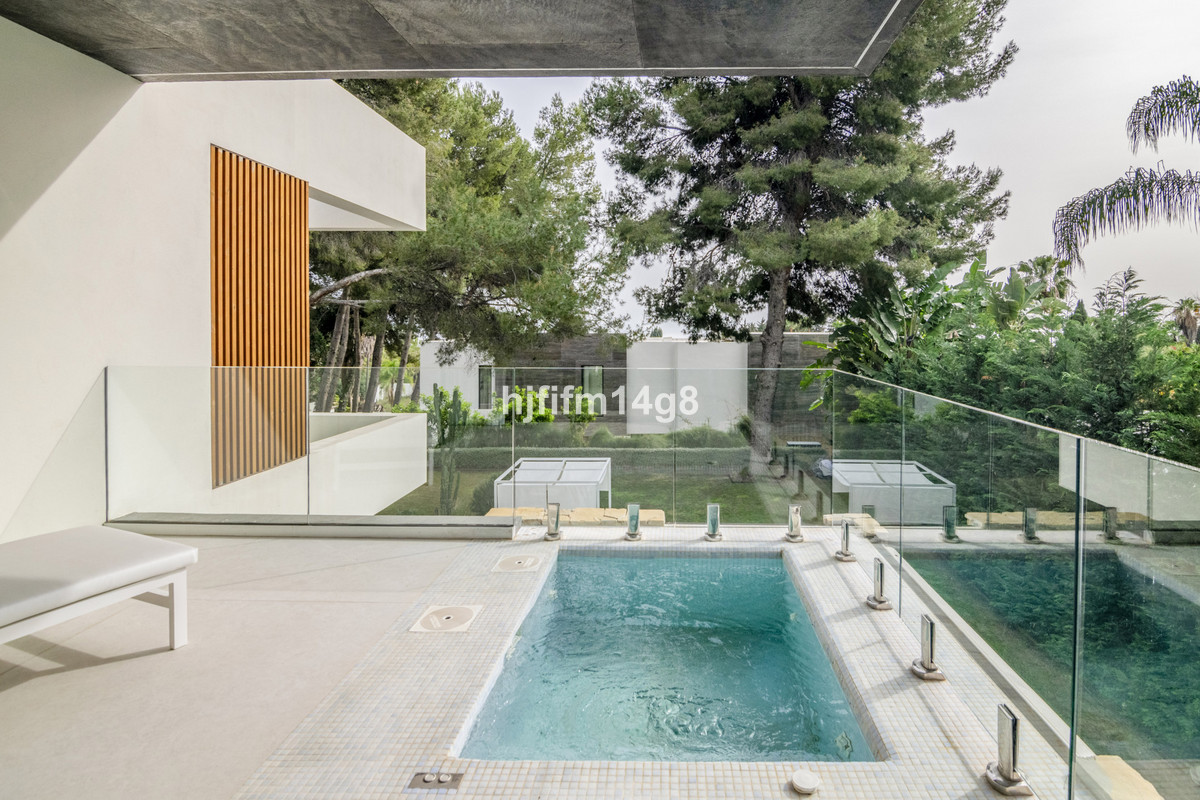 Huis te koop in The Golden Mile | 5 slaapkamers H4681408