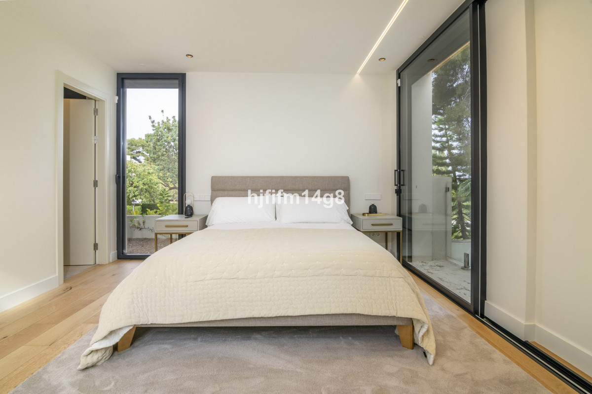 Huis te koop in The Golden Mile | 5 slaapkamers H4681408