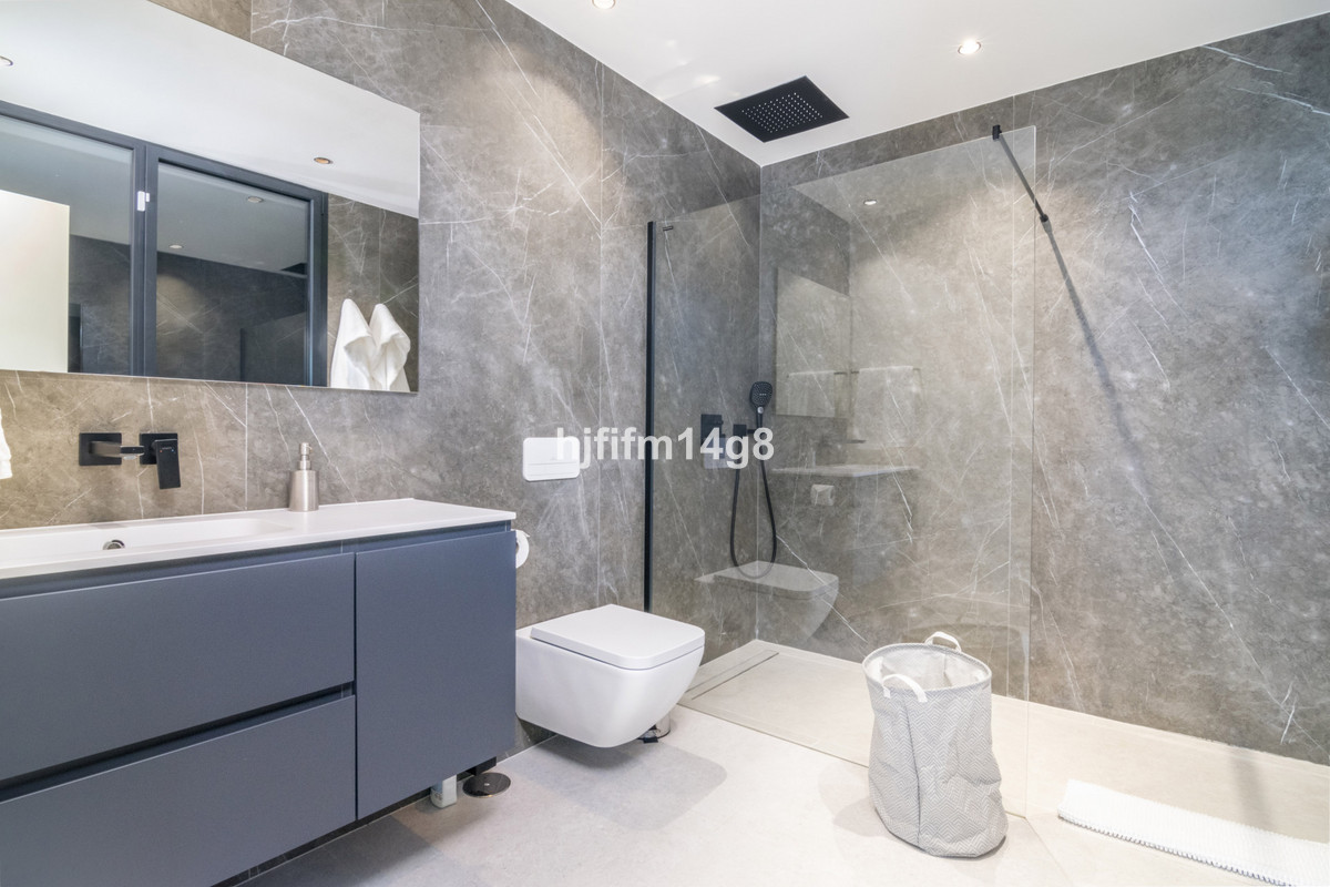 Huis te koop in The Golden Mile | 5 slaapkamers H4681408
