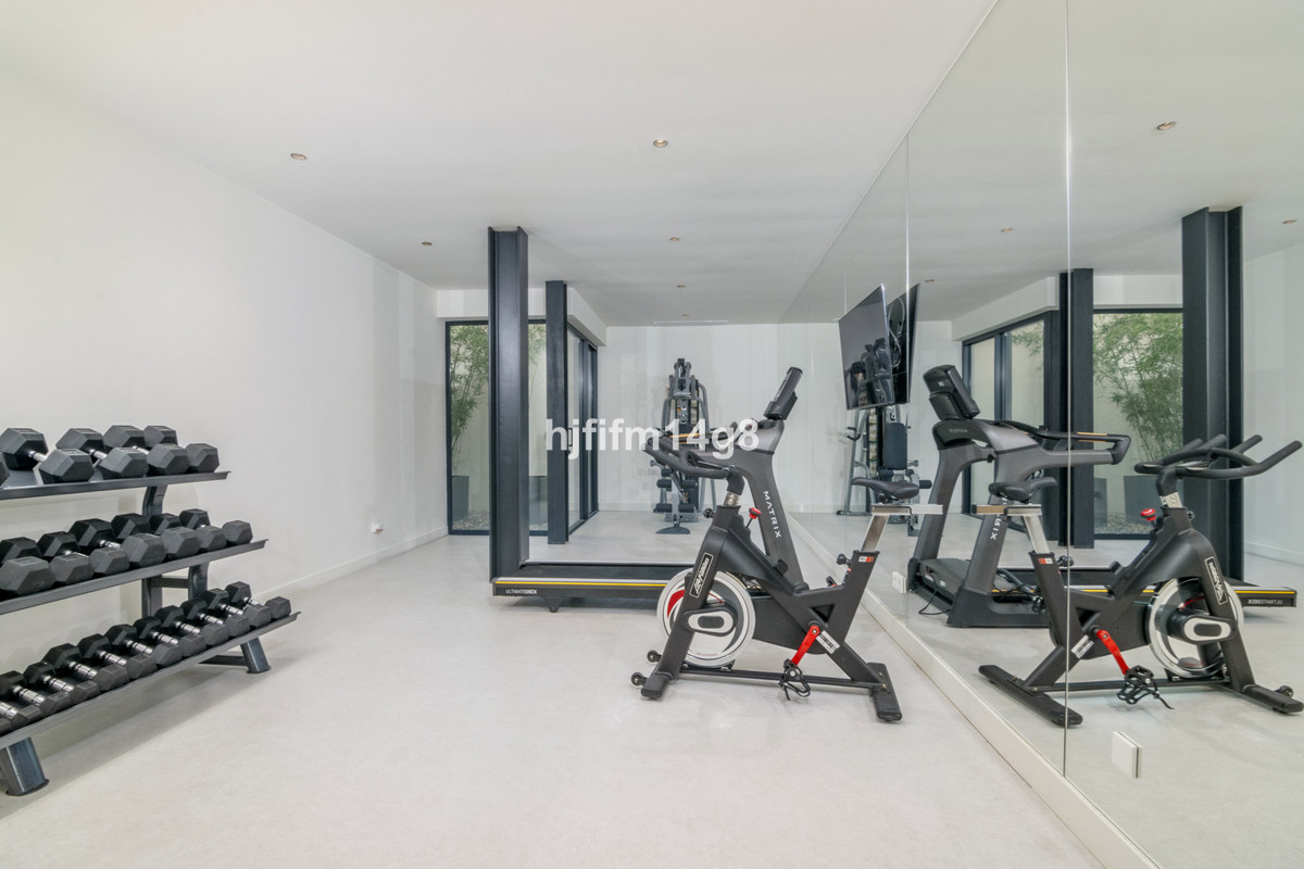 Huis te koop in The Golden Mile | 5 slaapkamers H4681408