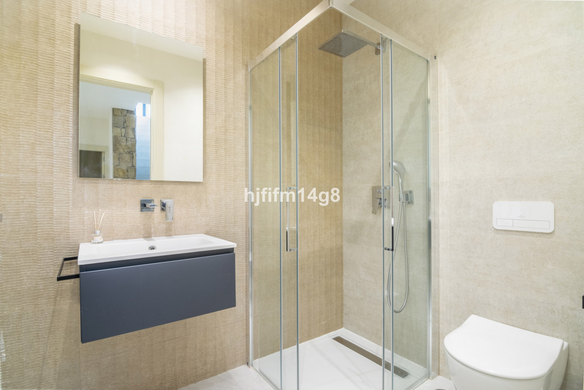 Huis te koop in The Golden Mile | 5 slaapkamers H4681408
