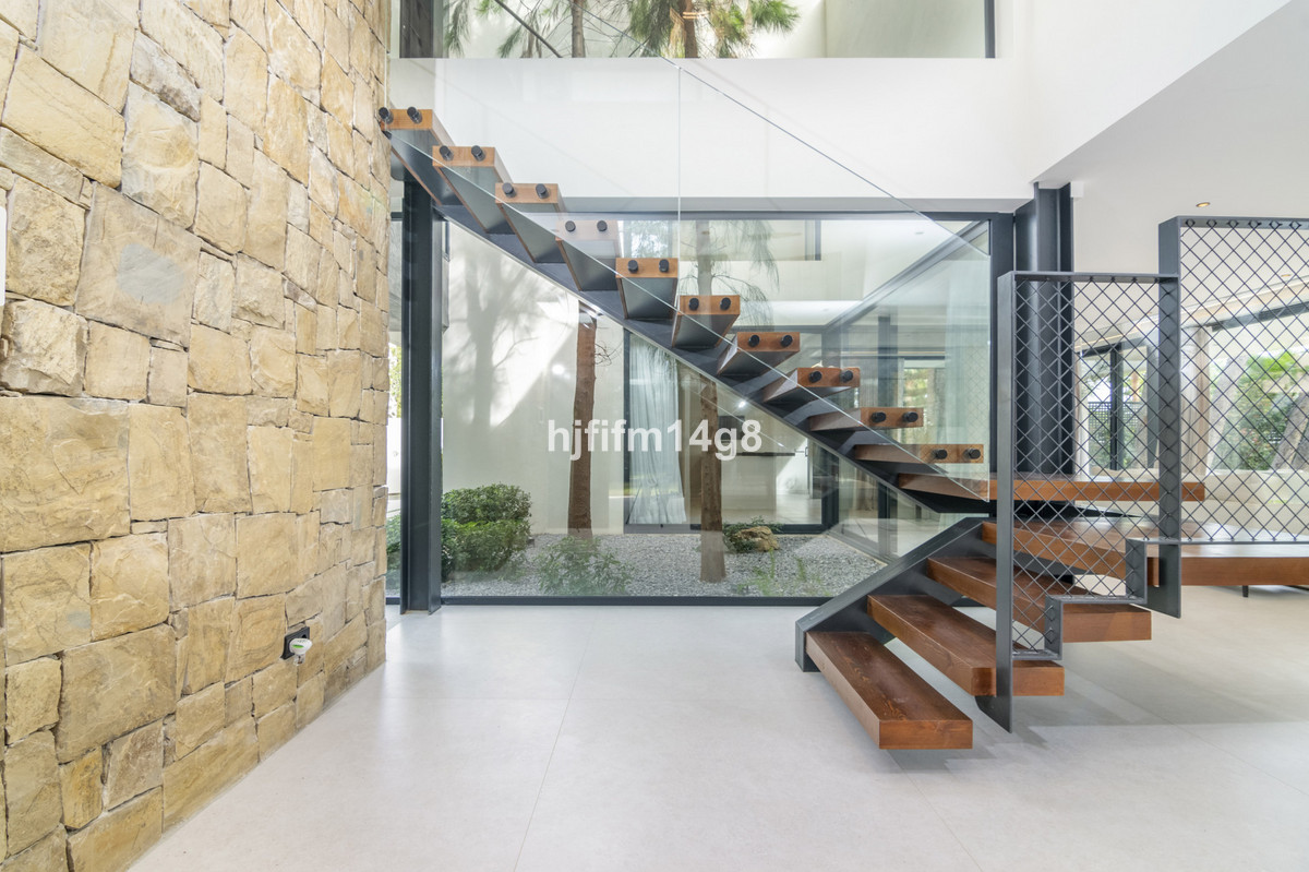 Huis te koop in The Golden Mile | 5 slaapkamers H4681408