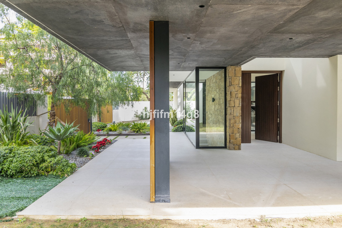 Huis te koop in The Golden Mile | 5 slaapkamers H4681408