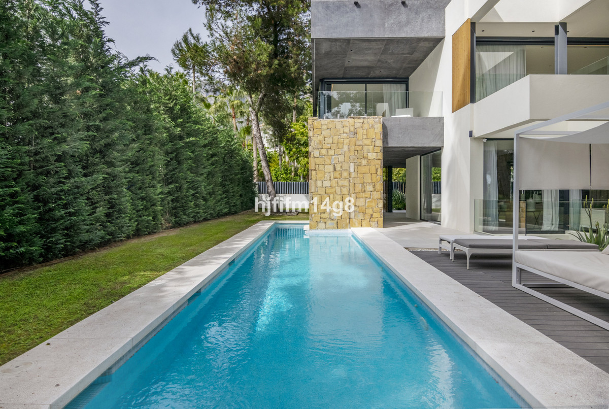 Huis te koop in The Golden Mile | 5 slaapkamers H4681408