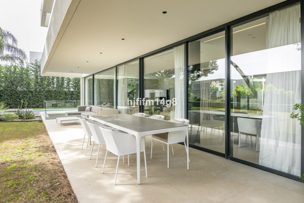 Huis te koop in The Golden Mile | 5 slaapkamers H4681408