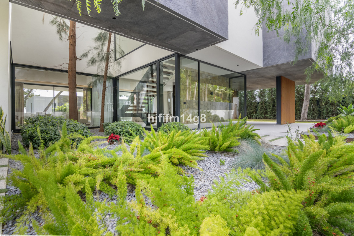 Huis te koop in The Golden Mile | 5 slaapkamers H4681408