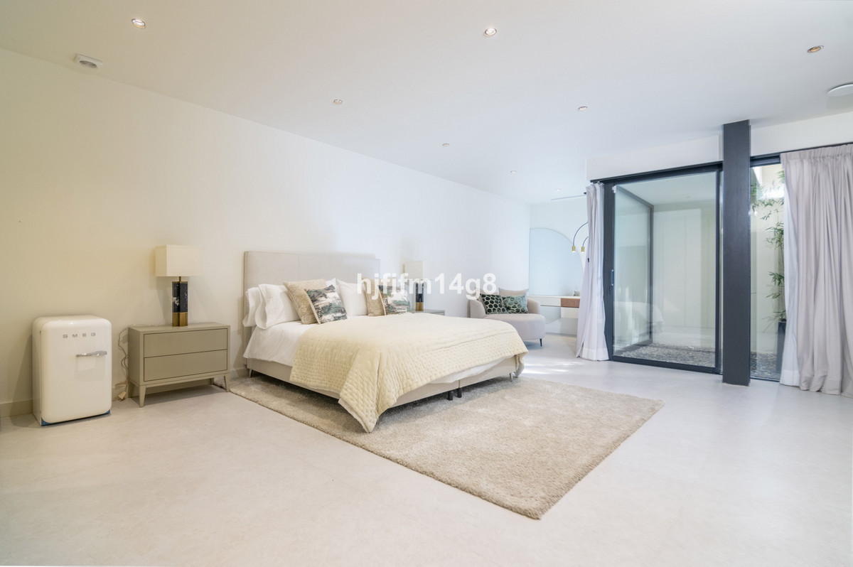 Huis te koop in The Golden Mile | 5 slaapkamers H4681408